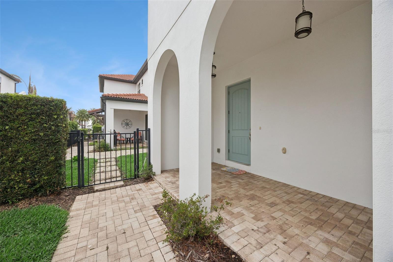 8866 BISMARCK PALM DR