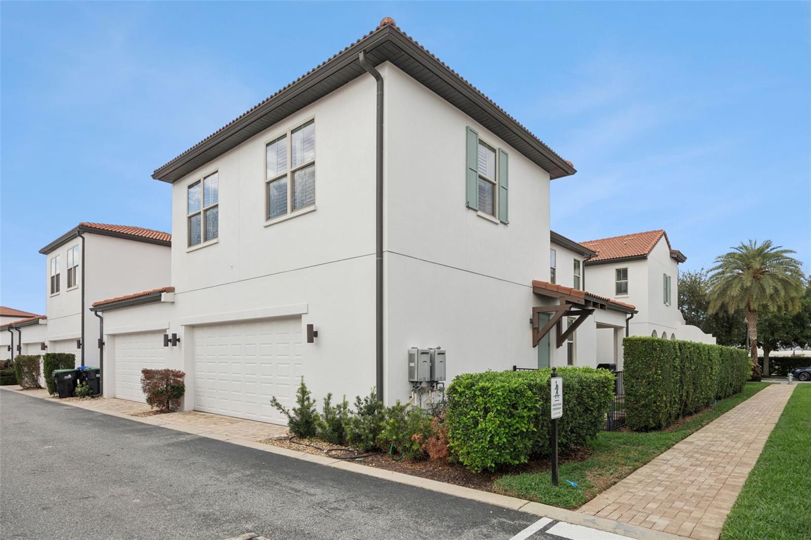 8866 BISMARCK PALM DR