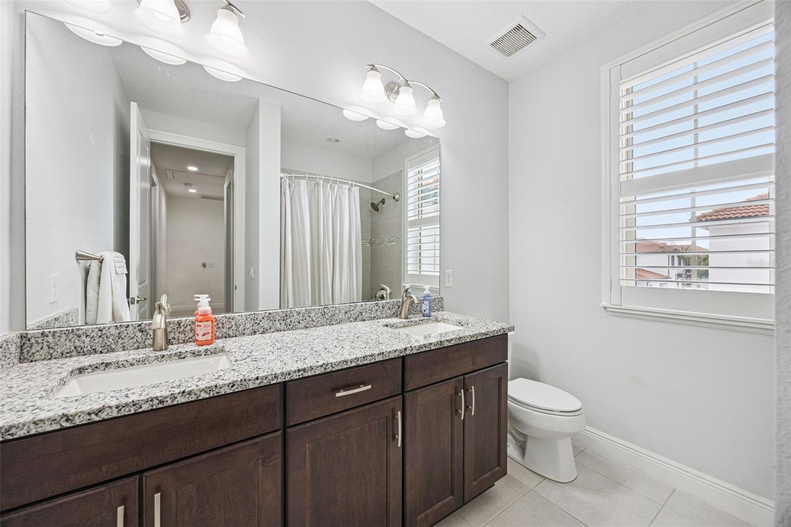 8866 BISMARCK PALM DR