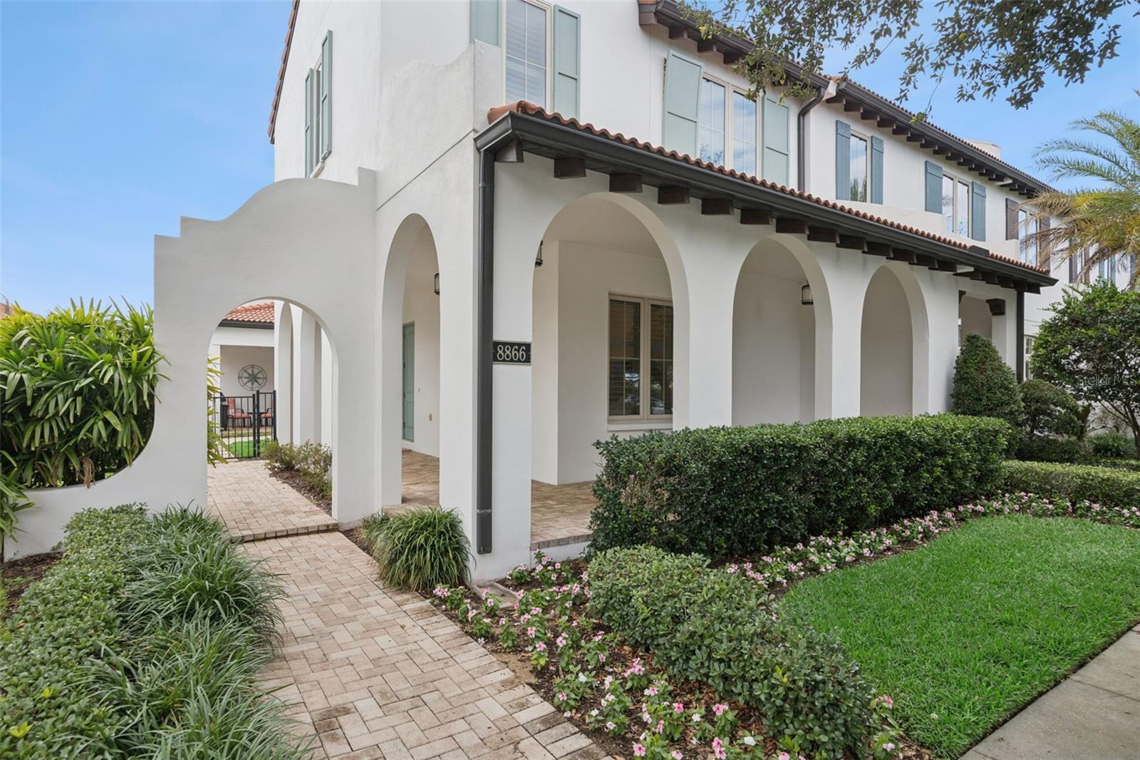 8866 BISMARCK PALM DR