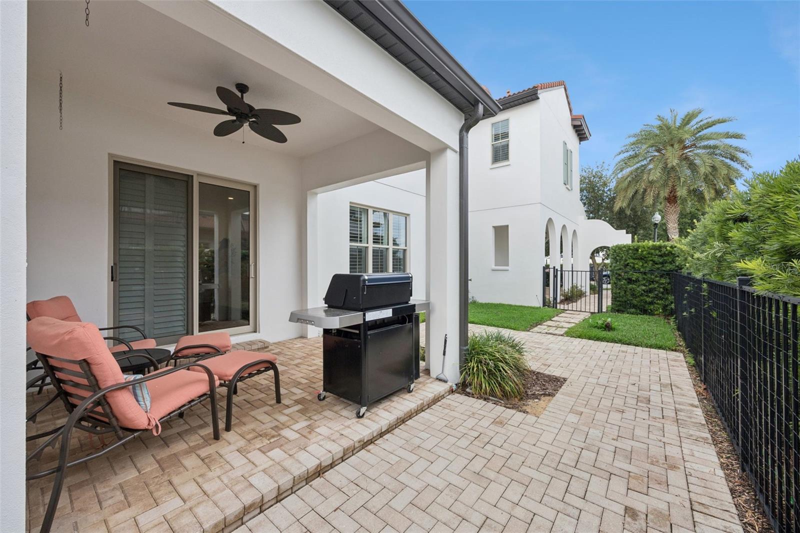 8866 BISMARCK PALM DR