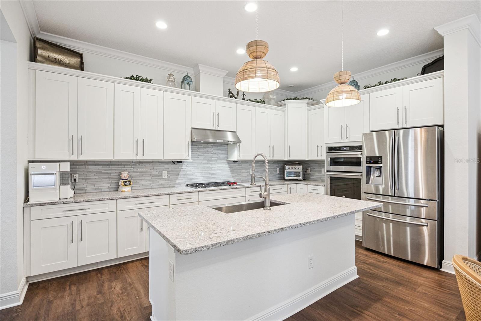 8866 BISMARCK PALM DR