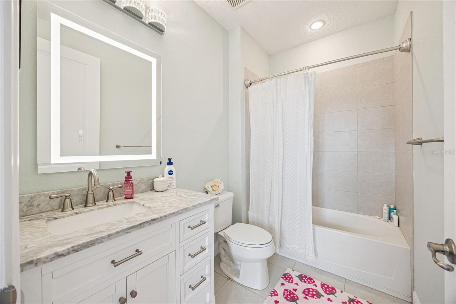 8866 BISMARCK PALM DR