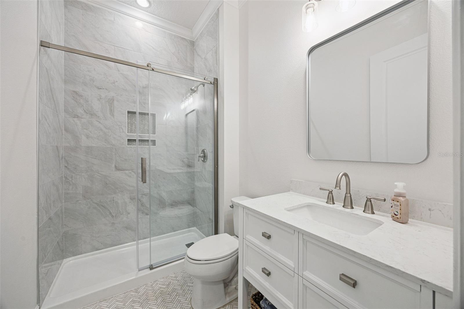 8866 BISMARCK PALM DR