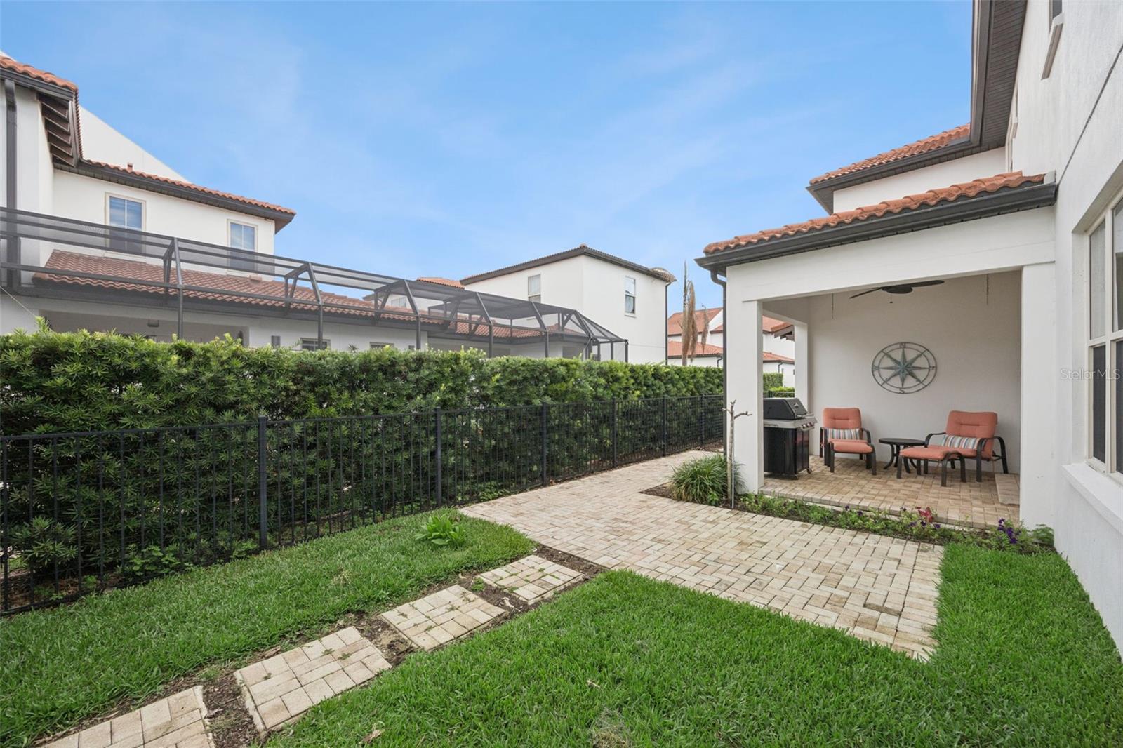 8866 BISMARCK PALM DR