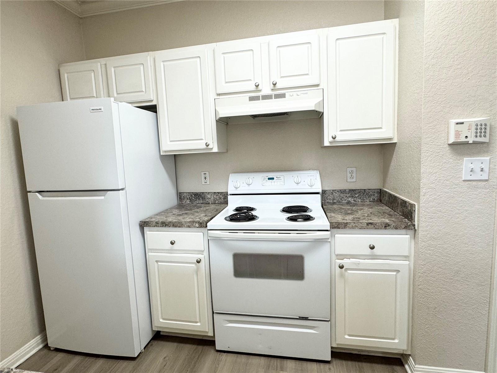 911 N ORANGE AVE #445