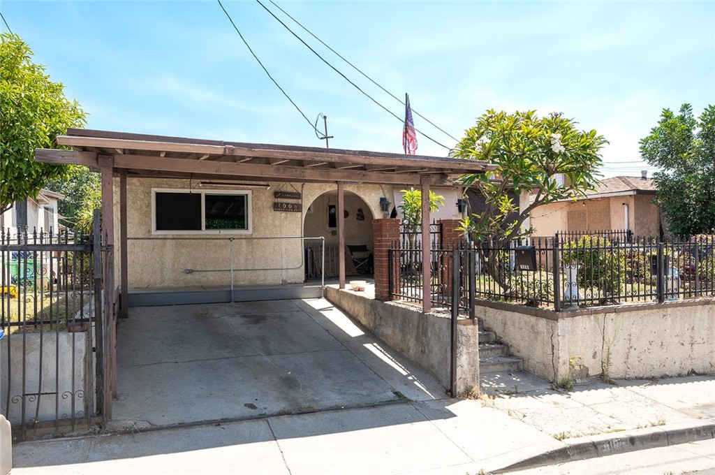1006 Van Pelt Avenue