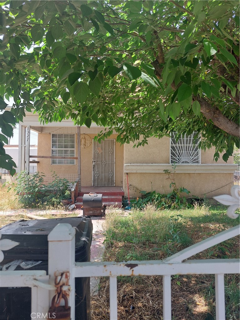 1327 Vine Street