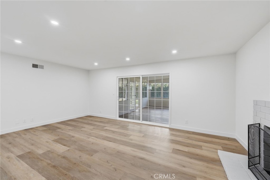 1430 Hillandale