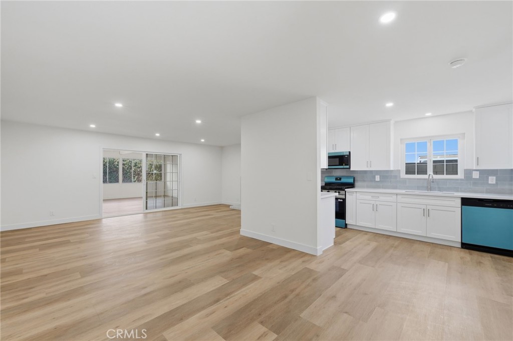 1430 Hillandale