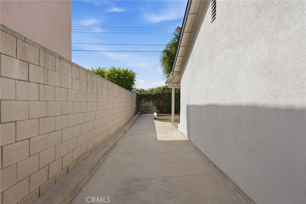 1430 Hillandale