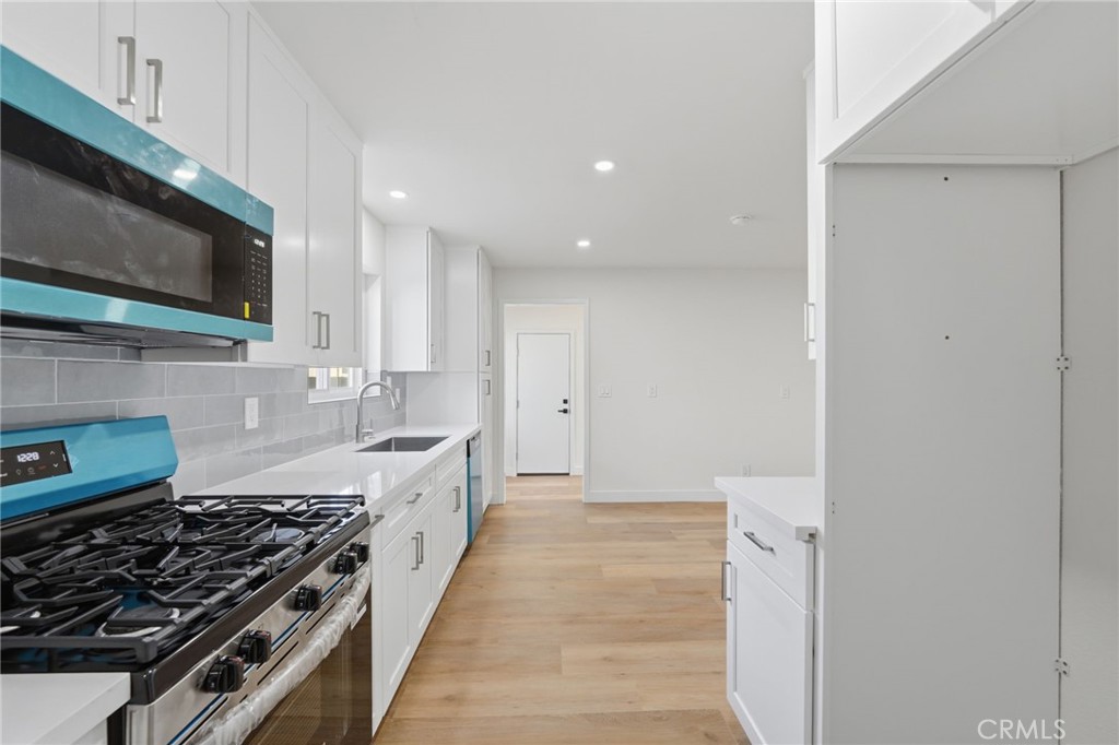 1430 Hillandale