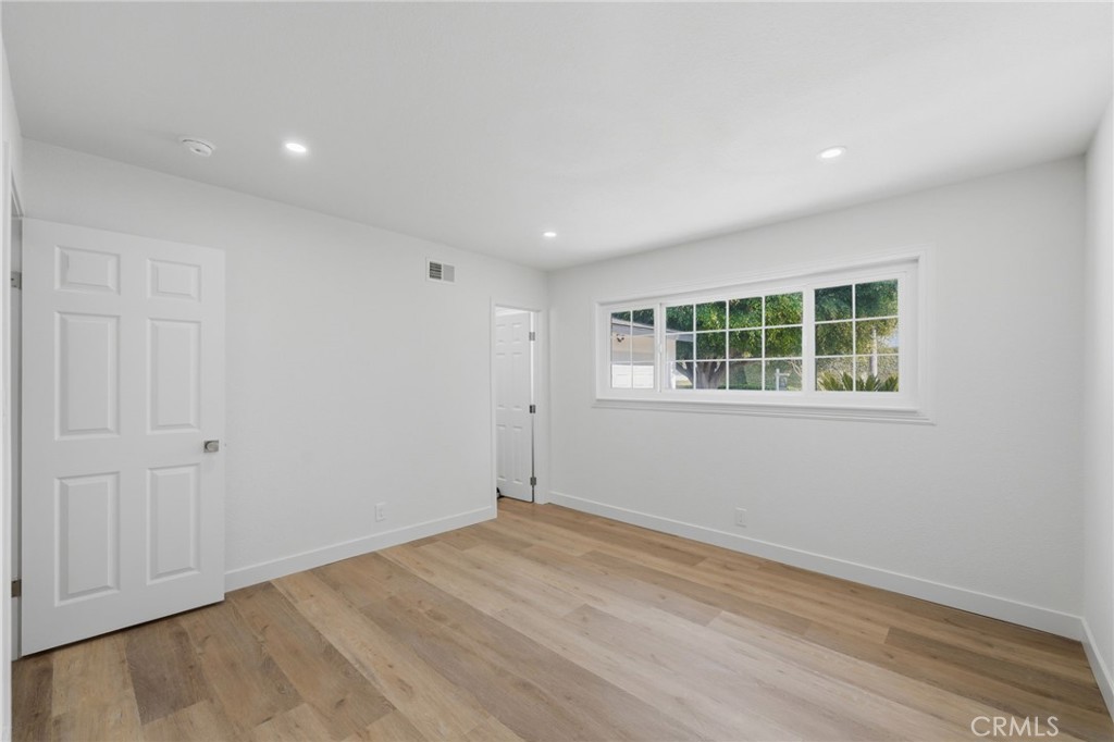 1430 Hillandale