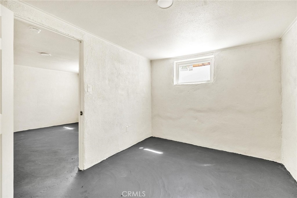 124 W Fredricks