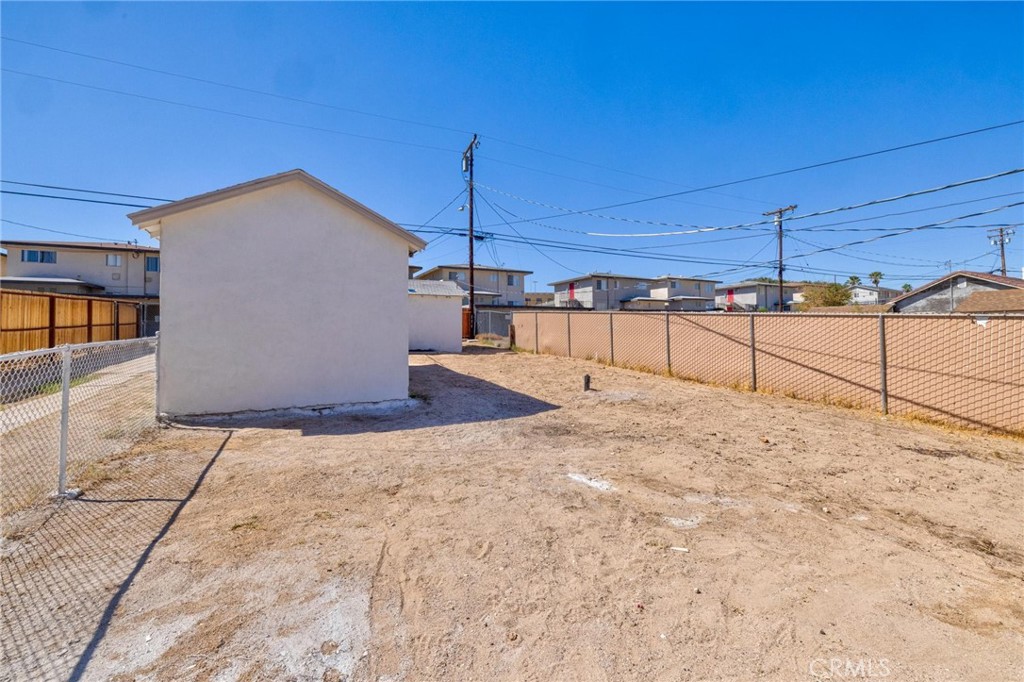 124 W Fredricks