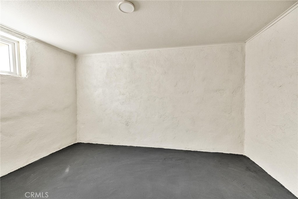 124 W Fredricks