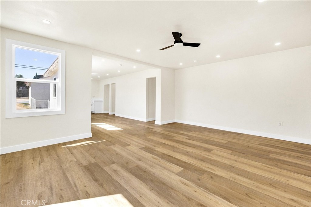 124 W Fredricks