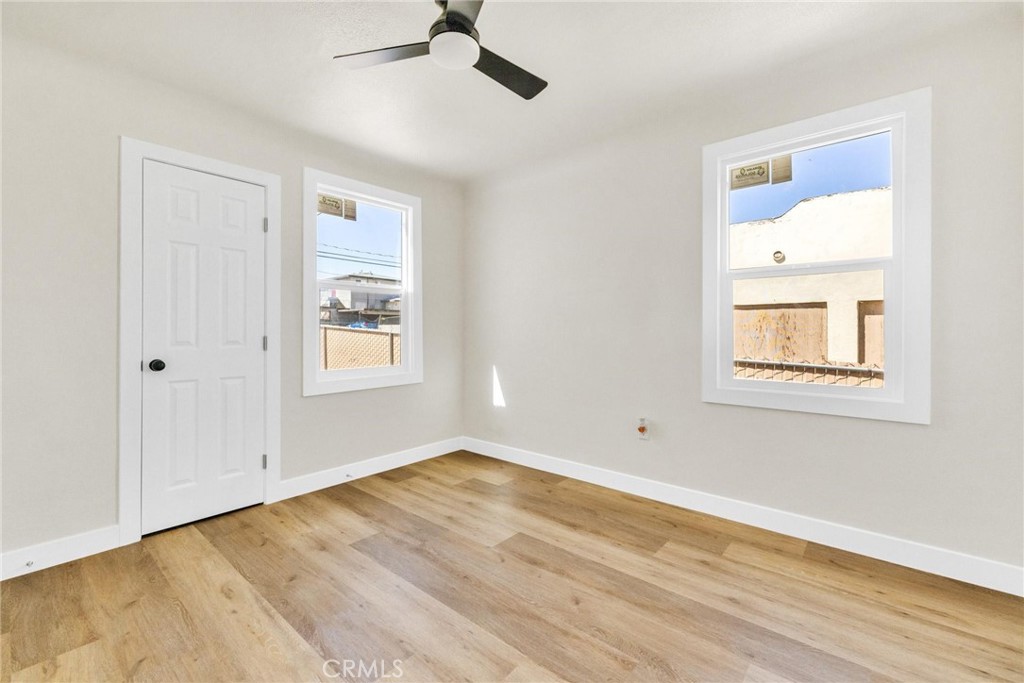 124 W Fredricks