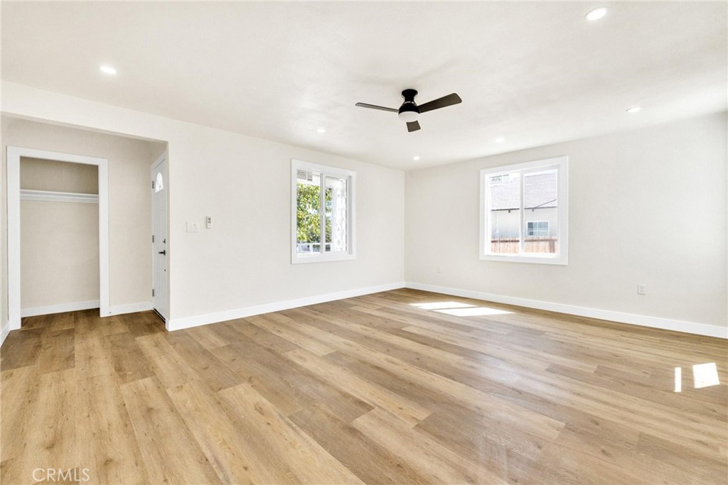 124 W Fredricks