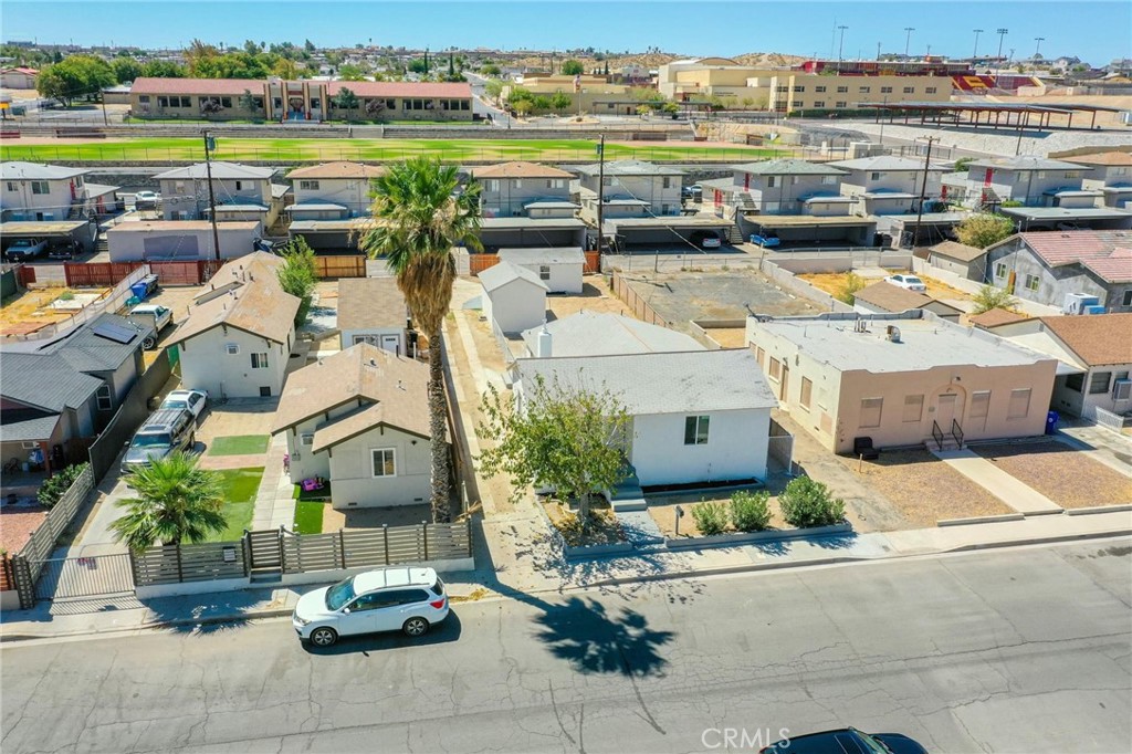124 W Fredricks