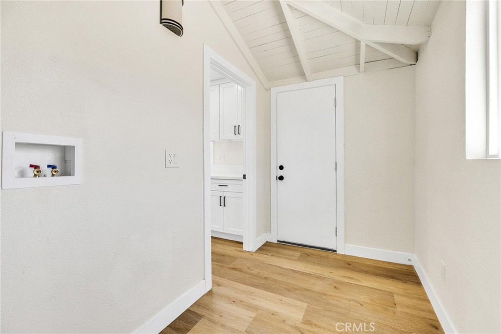 124 W Fredricks
