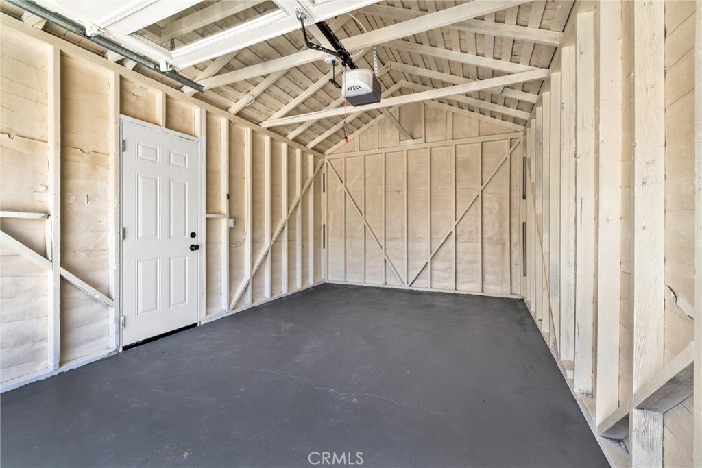 124 W Fredricks
