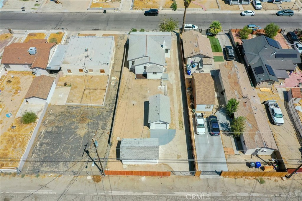 124 W Fredricks