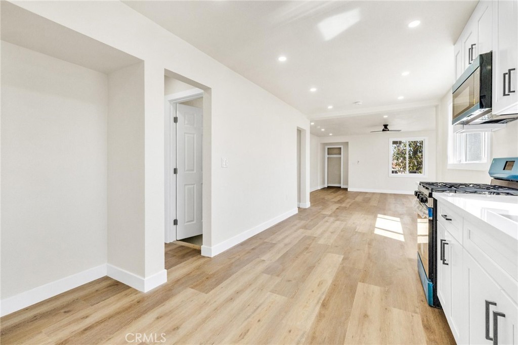 124 W Fredricks