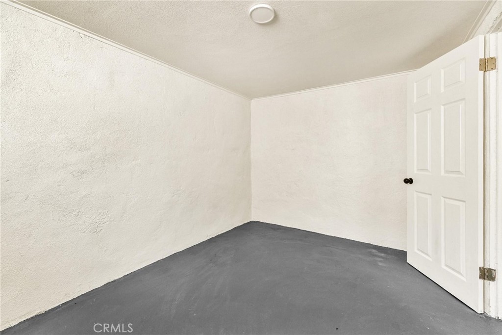 124 W Fredricks