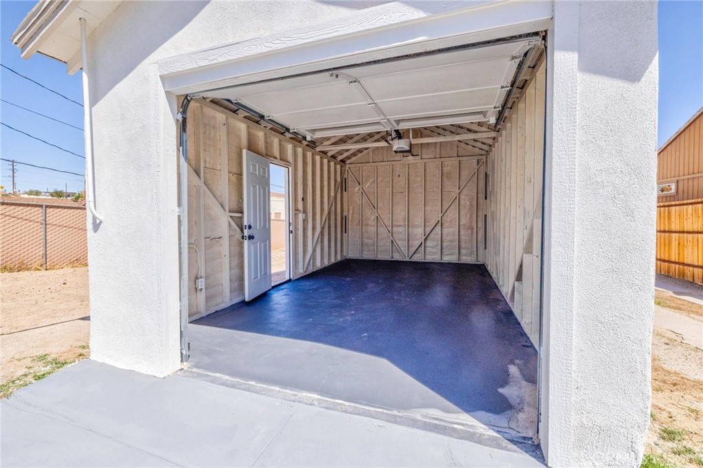 124 W Fredricks