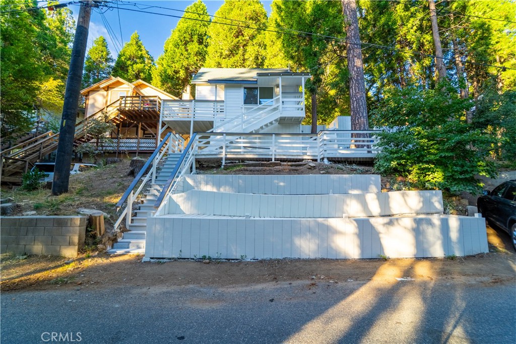 744 Woodland