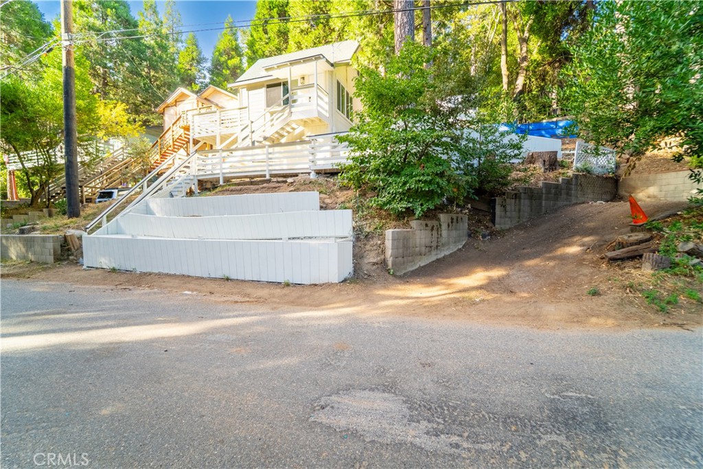 744 Woodland