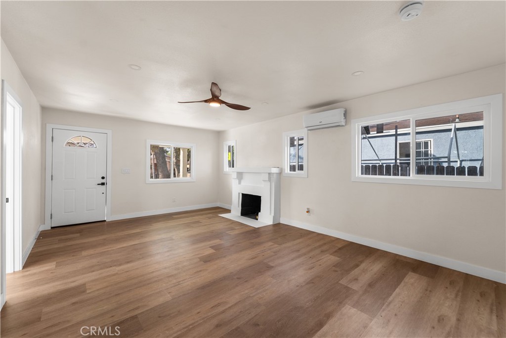 437 E 93rd