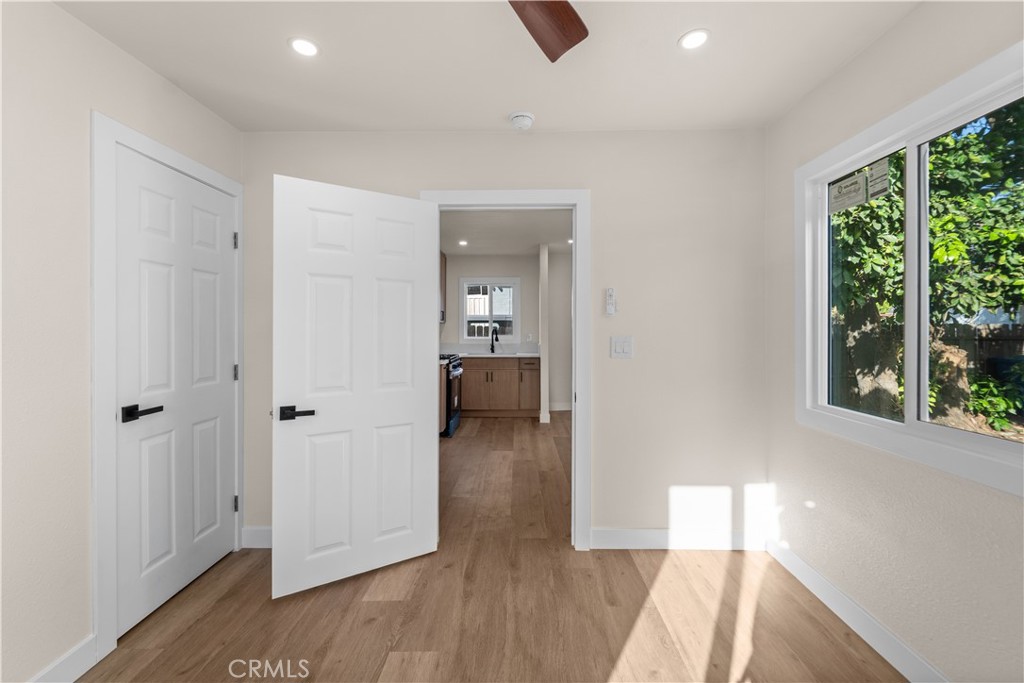 437 E 93rd