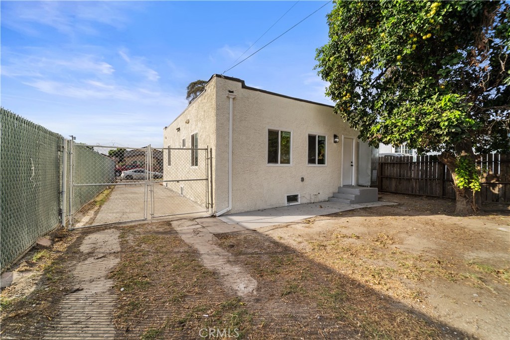 437 E 93rd