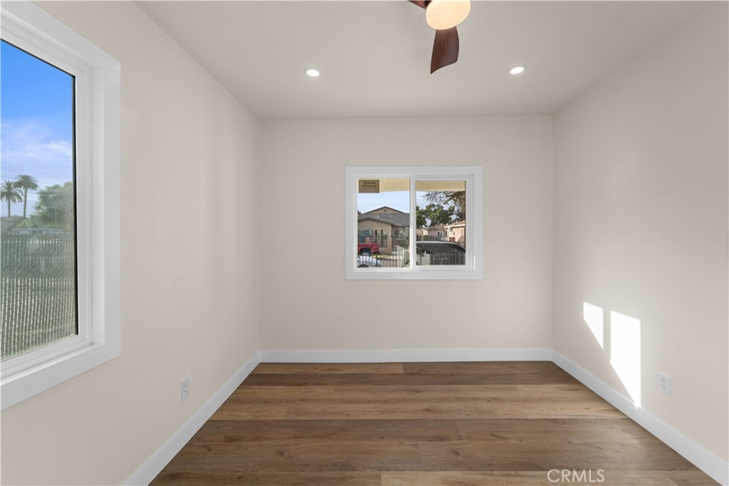 437 E 93rd