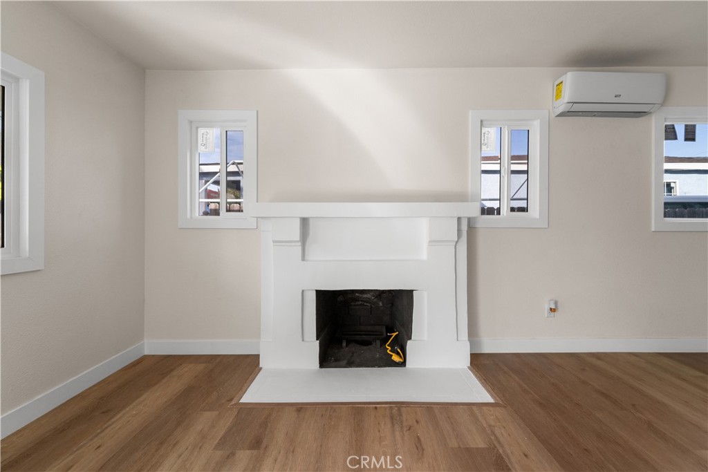 437 E 93rd