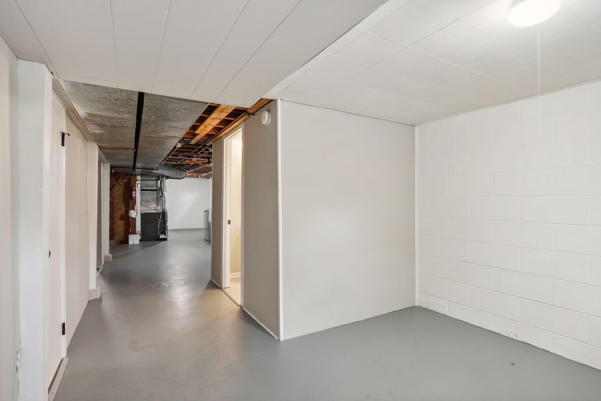 660 E 100th Street