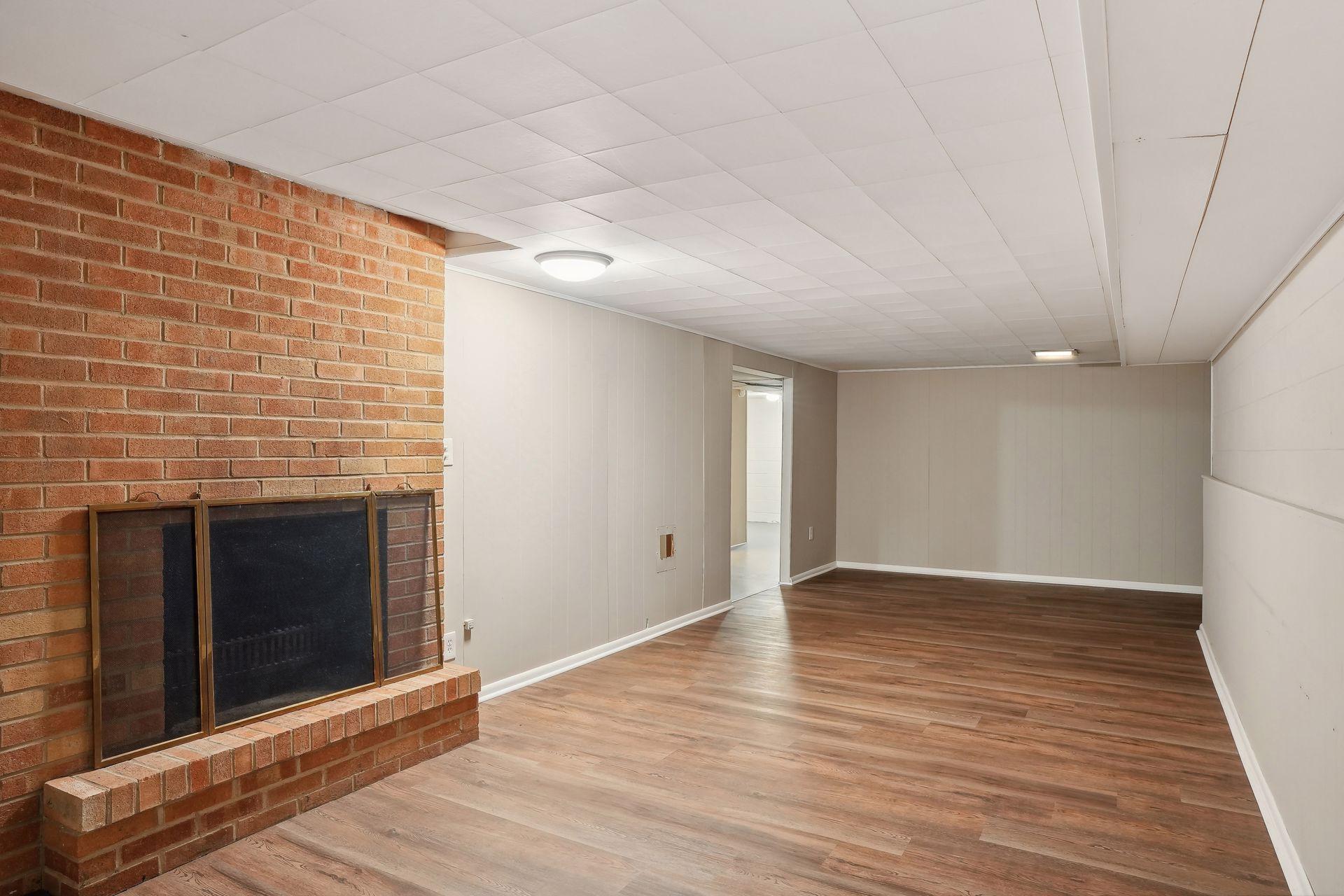 660 E 100th Street