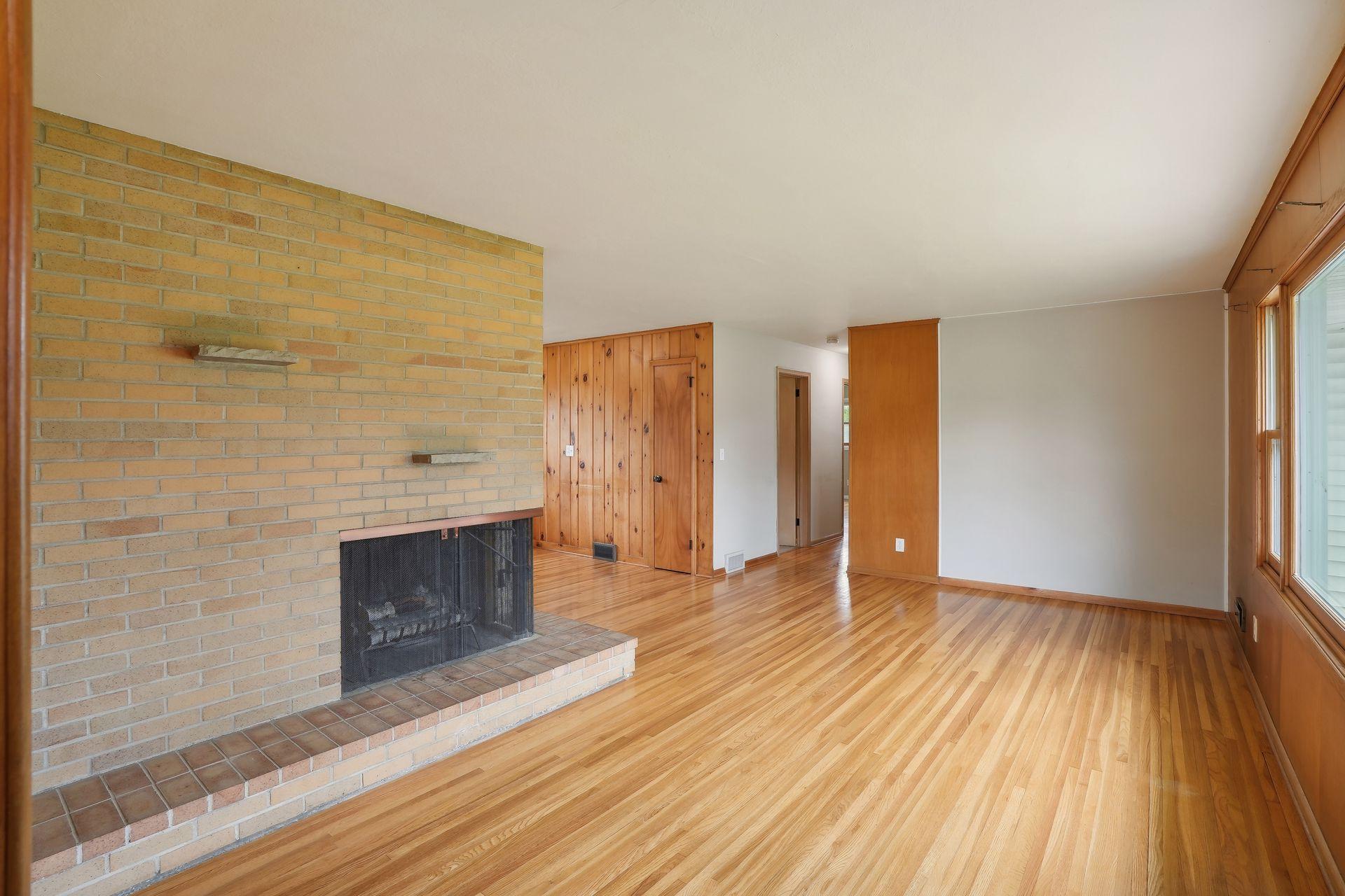 660 E 100th Street