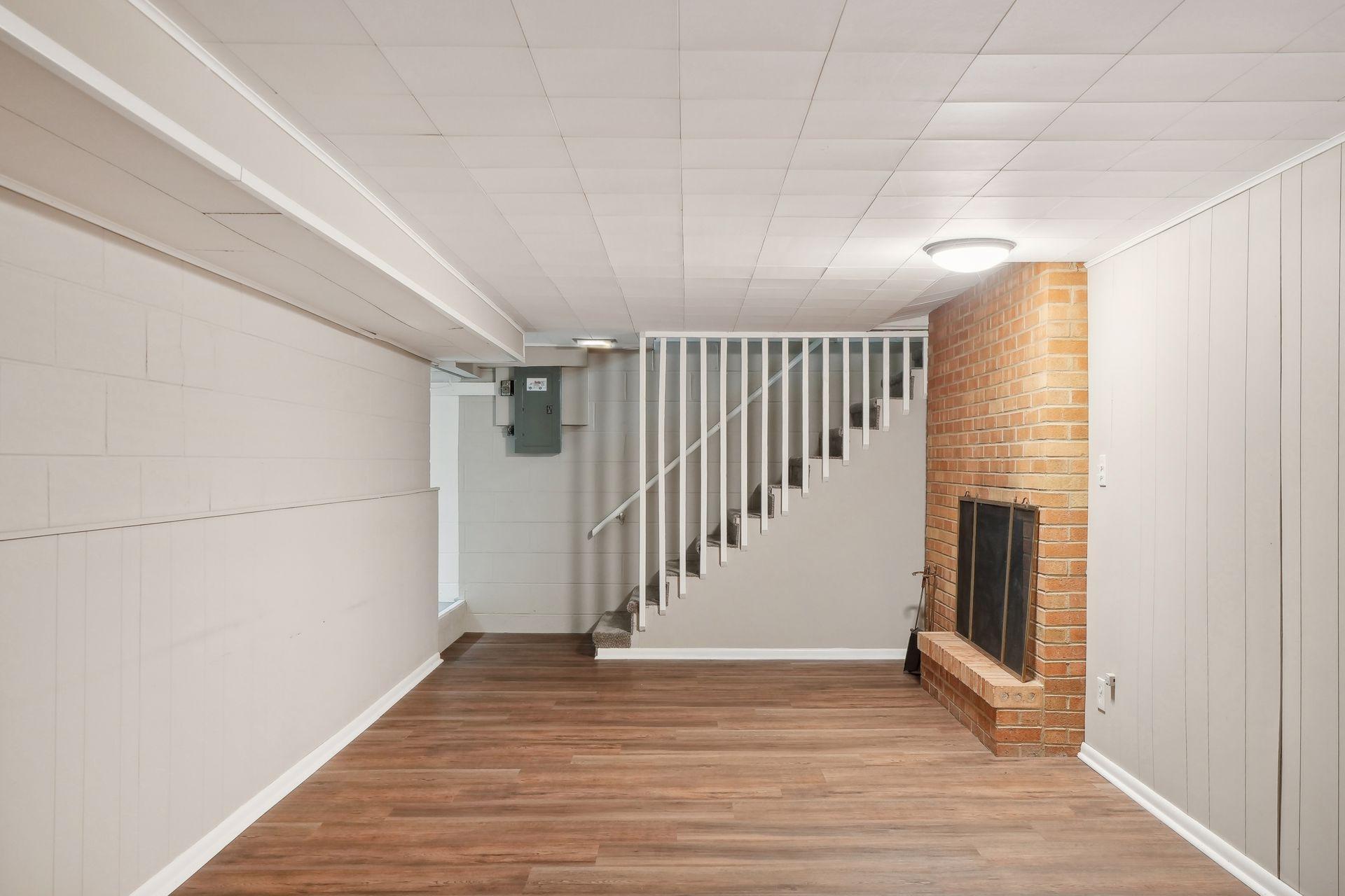 660 E 100th Street