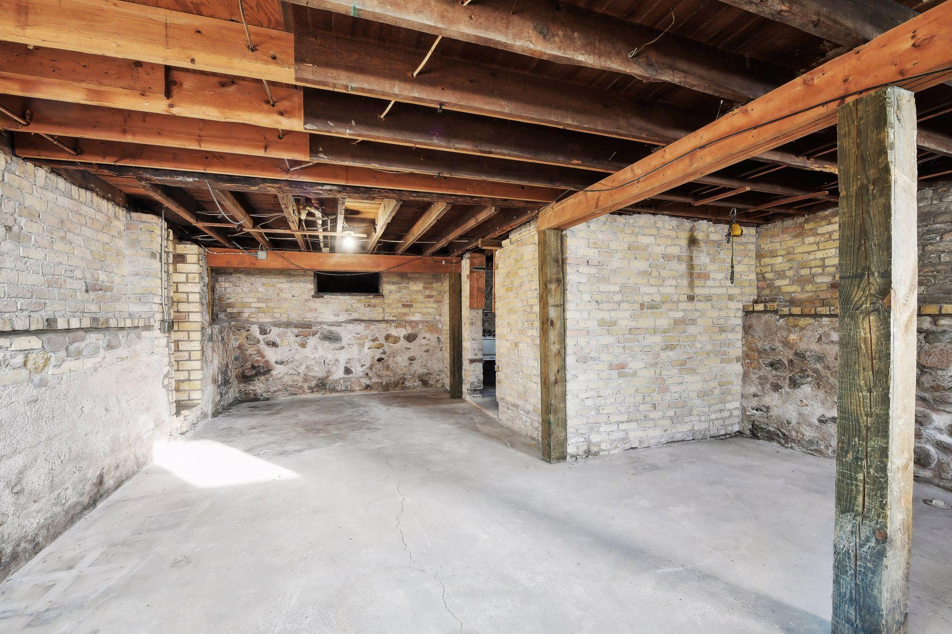 305 N Hickory Street
