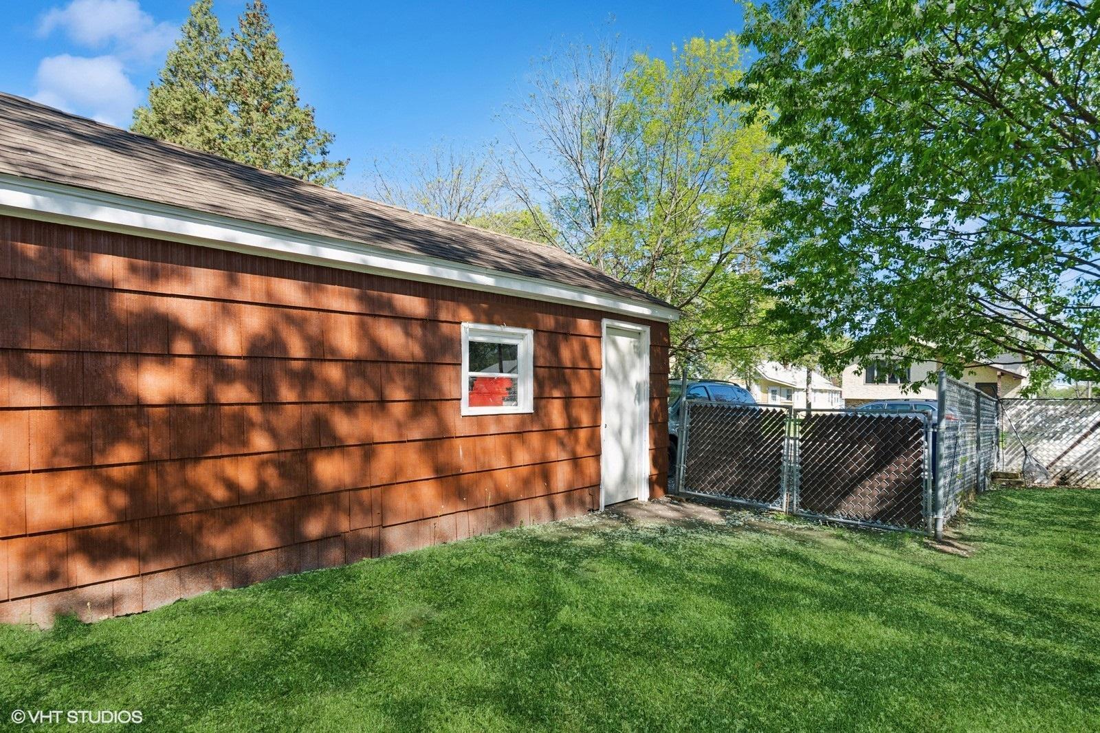1960 Cottage Avenue E