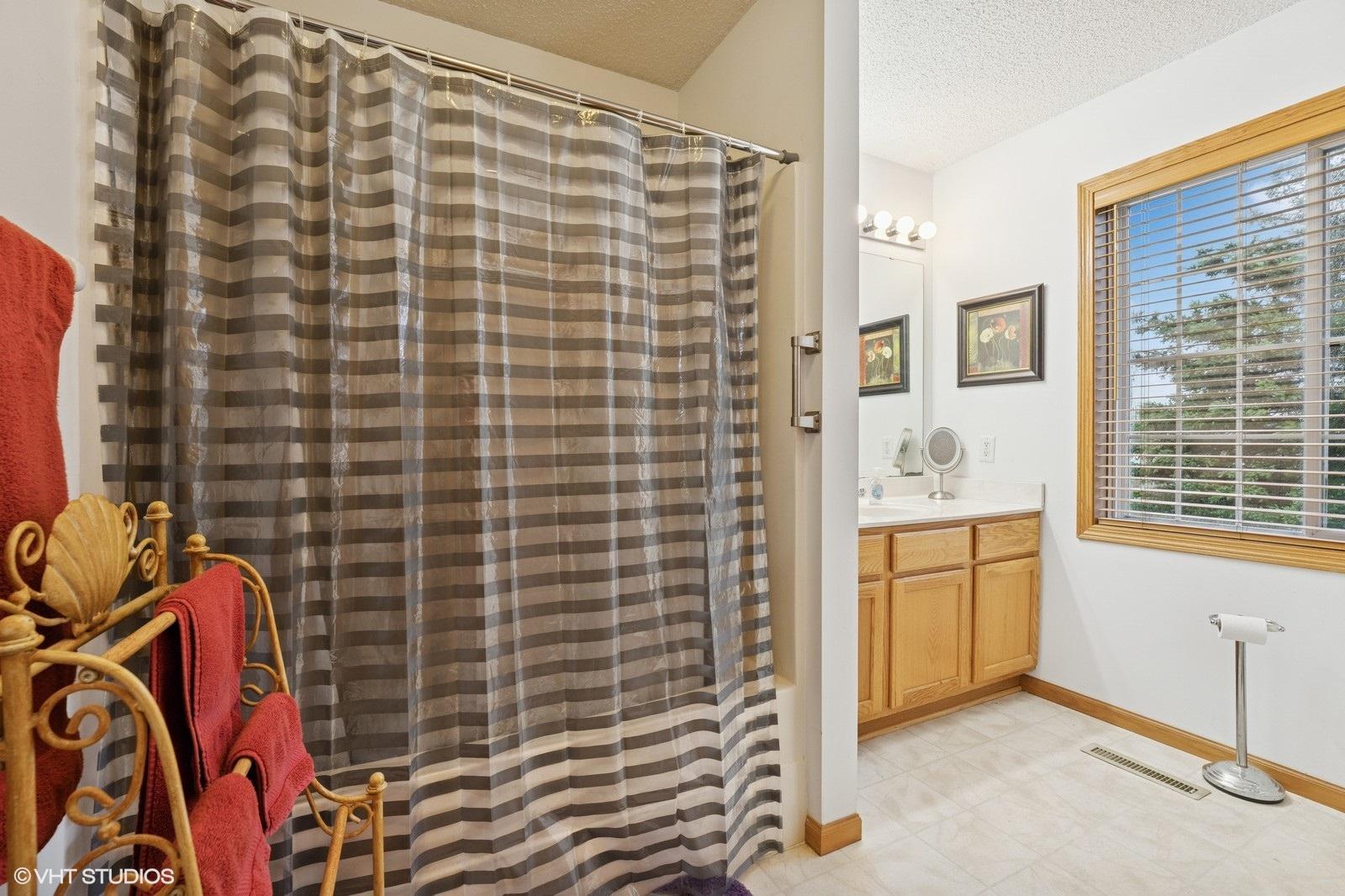 10101 Karston Cove NE