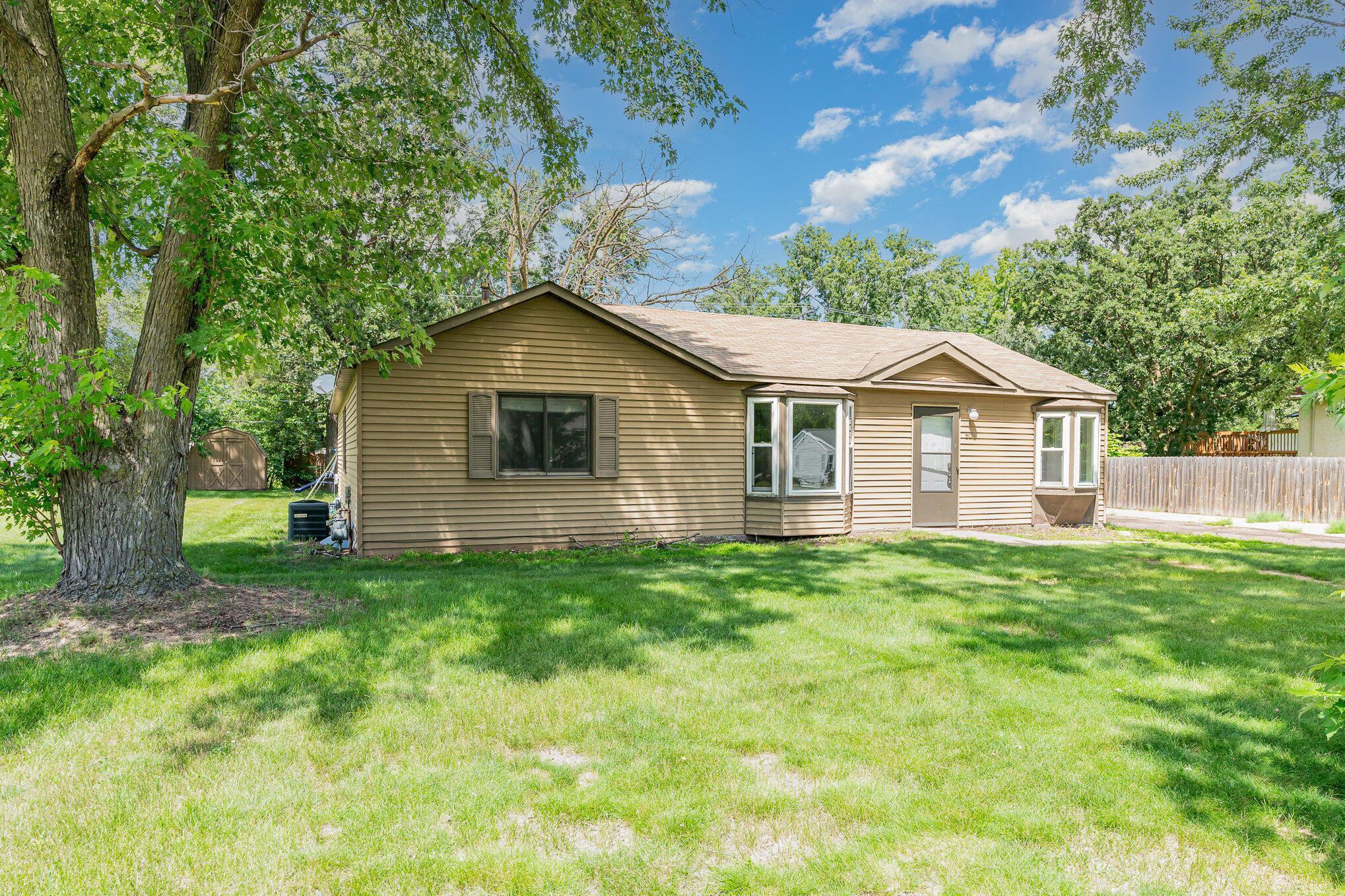 803 Manor Drive NE