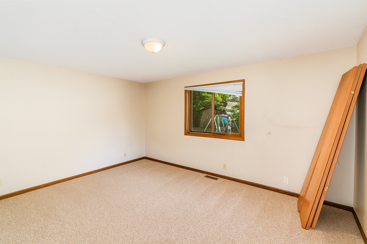 803 Manor Drive NE