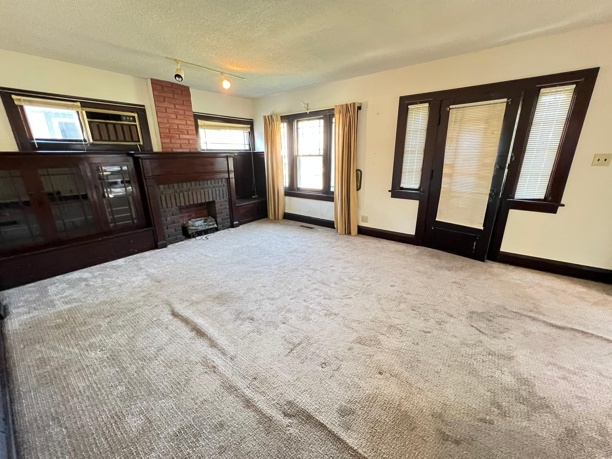 3934 Van Buren Street NE