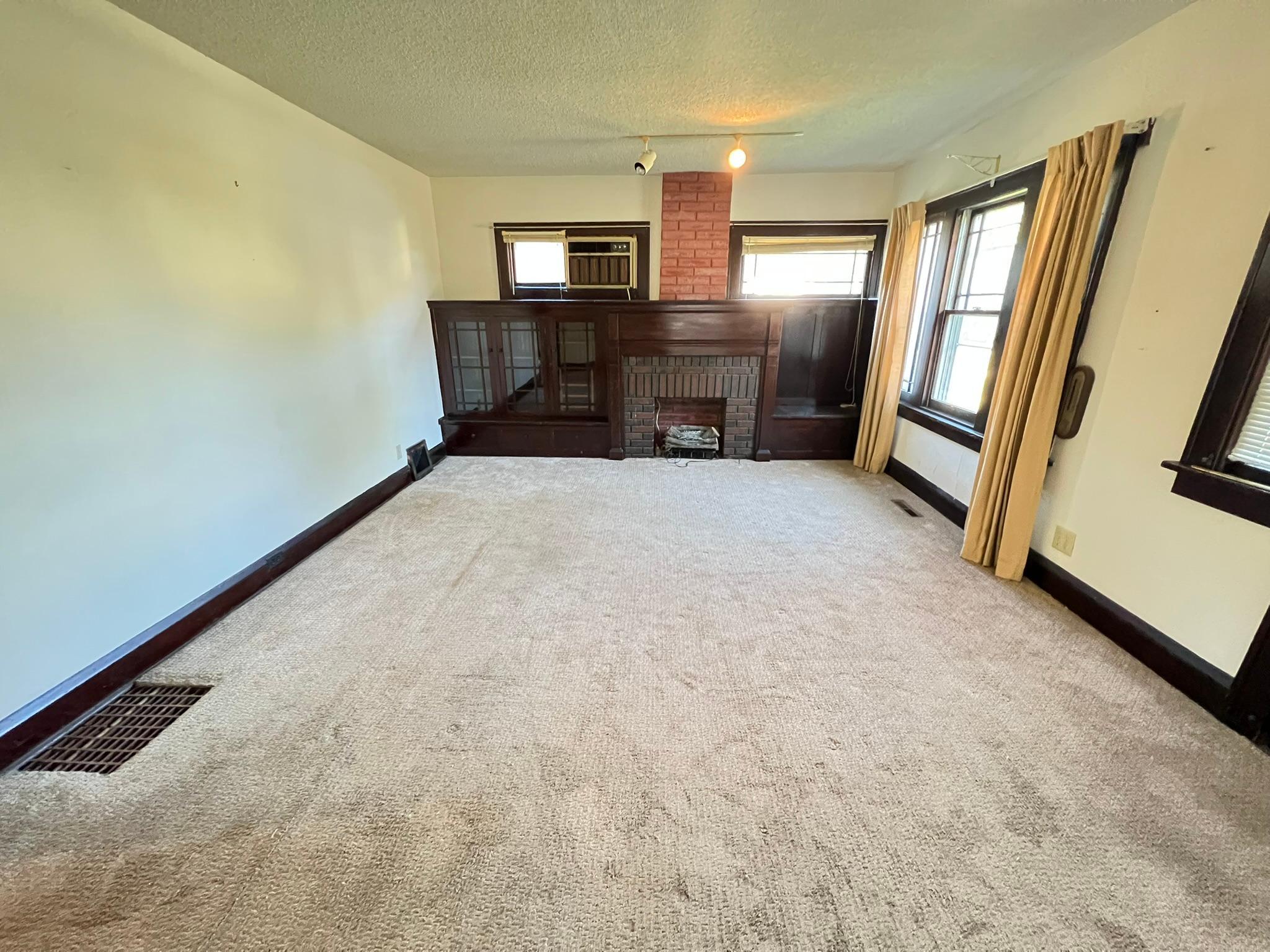 3934 Van Buren Street NE