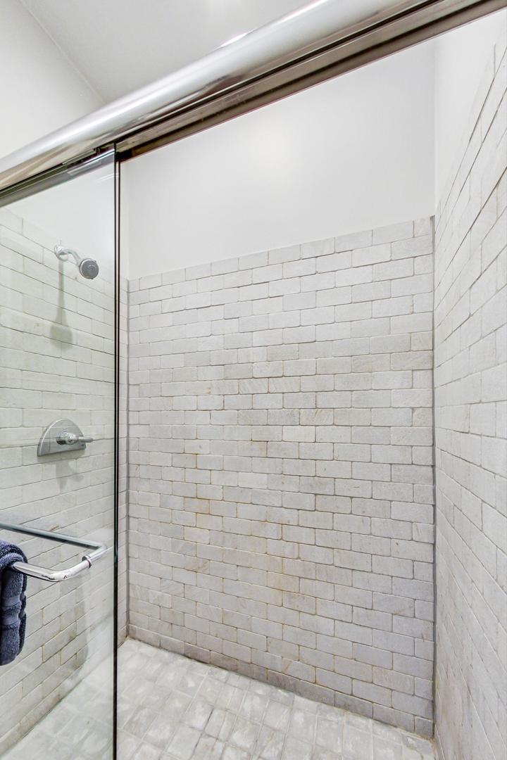 2308 W Wabansia Avenue Unit: 3E