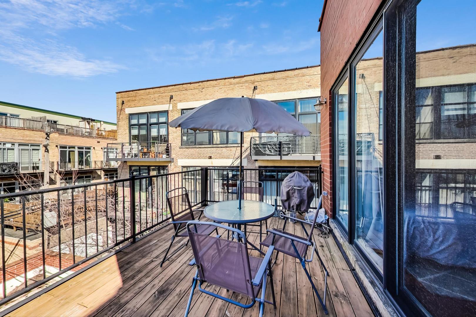 2308 W Wabansia Avenue Unit: 3E